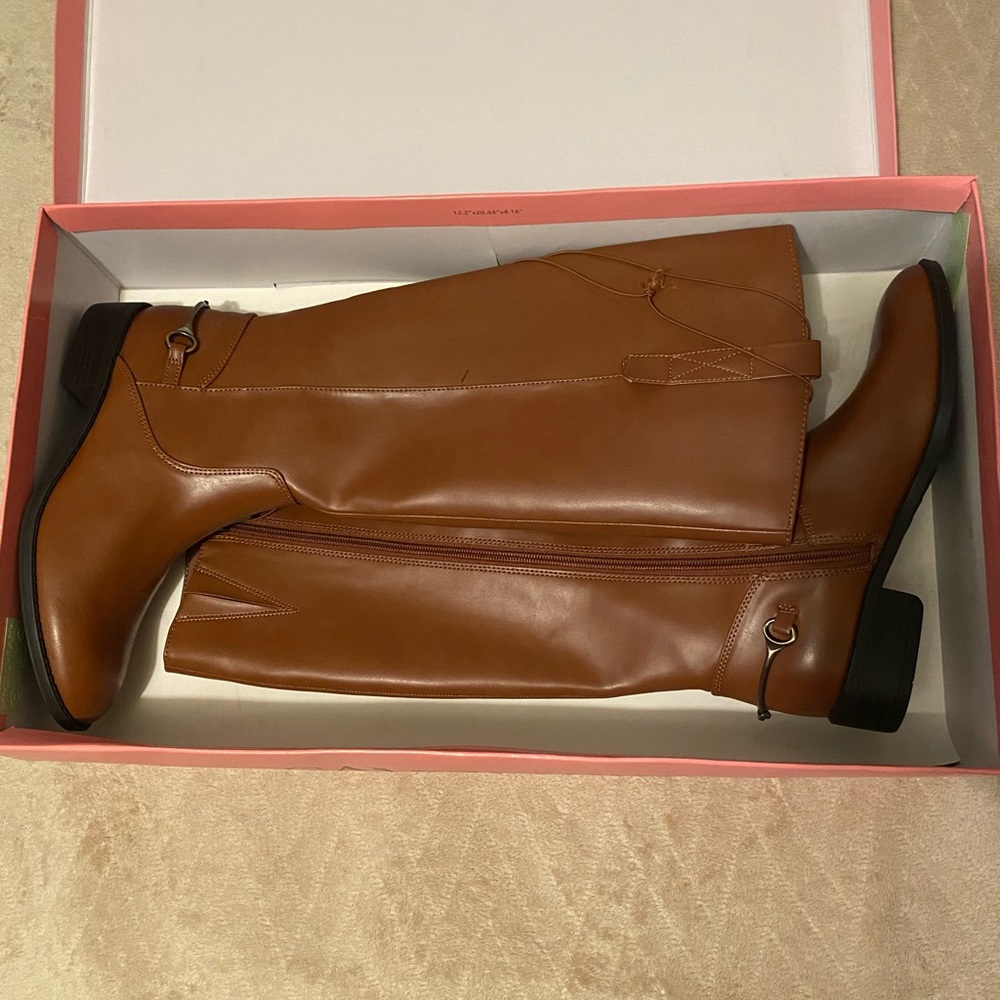 Brown boots 👢